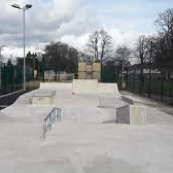 Victoria Park skatepark overview