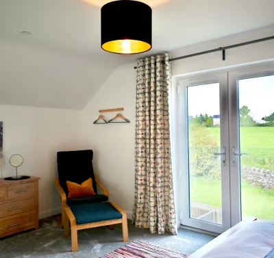 Master bedroom   1
