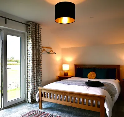 Master bedroom   2