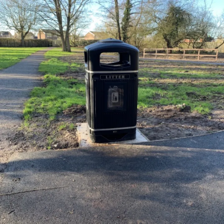 spinney litterbin