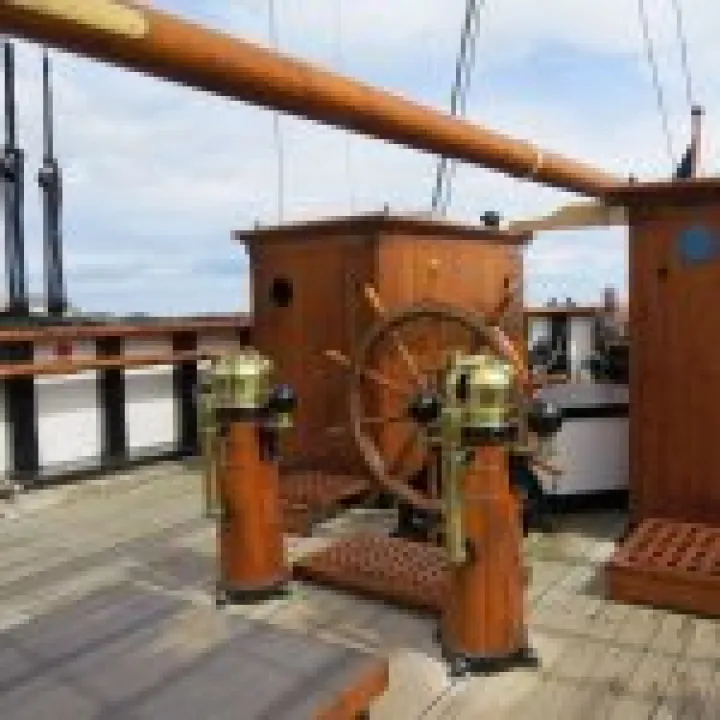 RRS Discovery jpg5