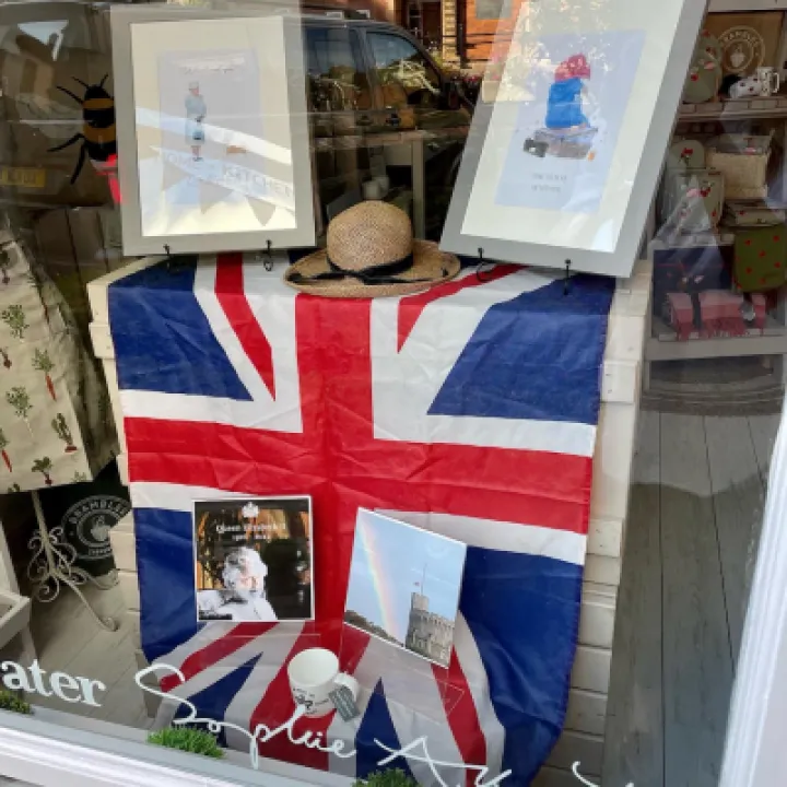 Cookshop and Queen