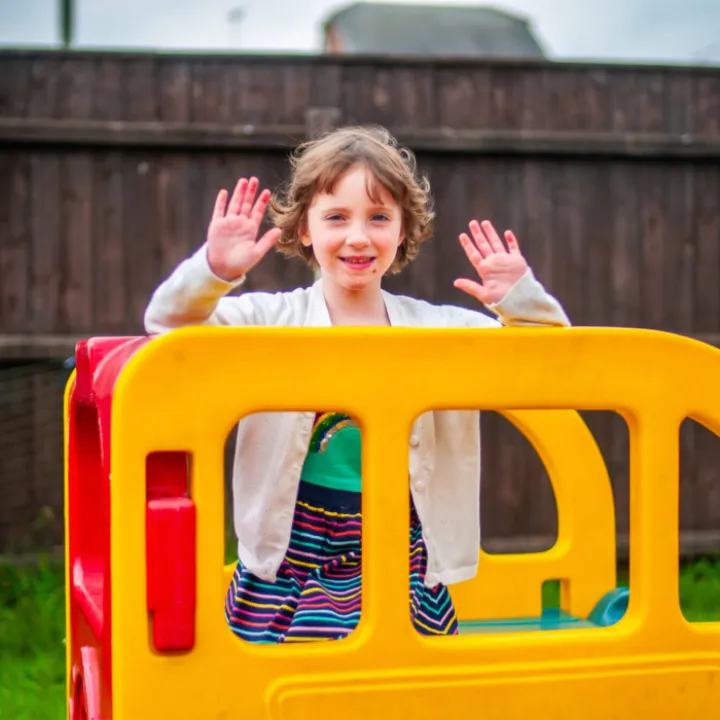 Upton &ndash; Daisy Chains