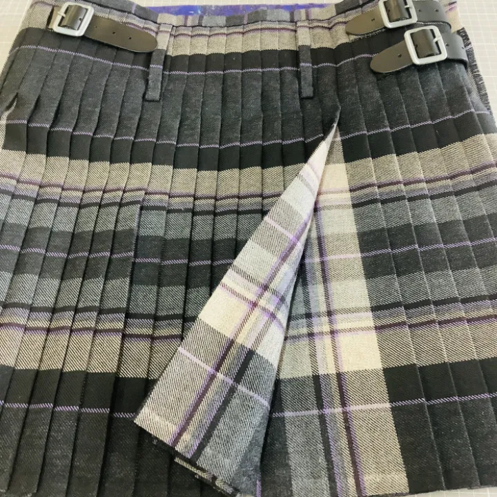 inside pleat detail
