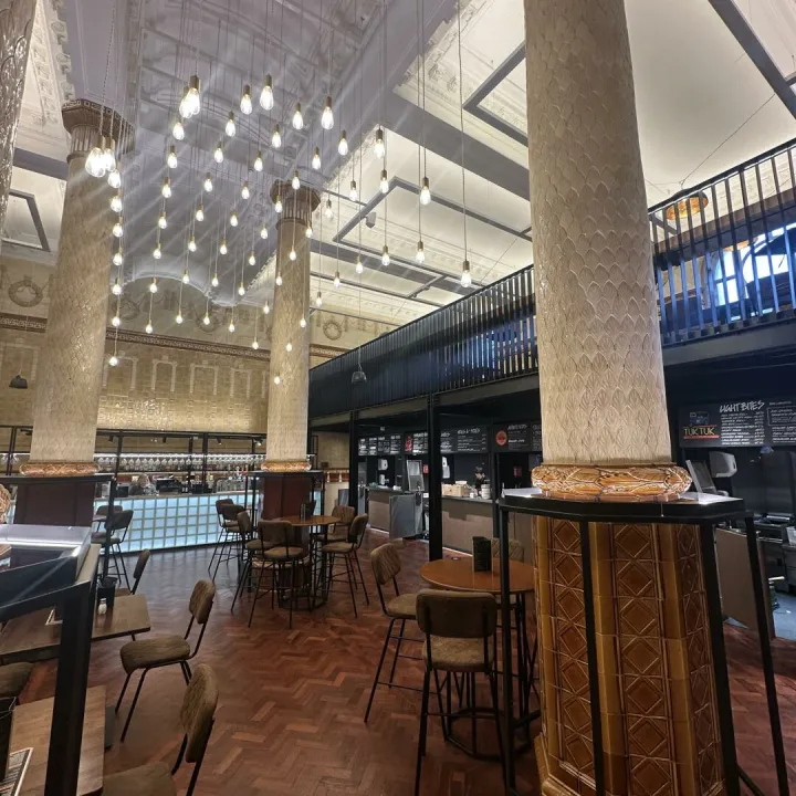 Modern restaurant with Pillars