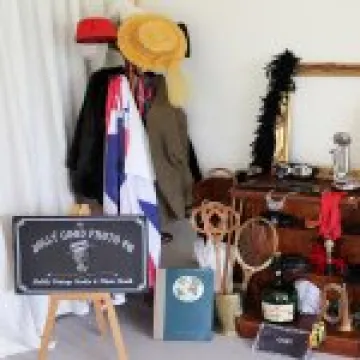 Jolly Good Photo Co IMG_0210 Props