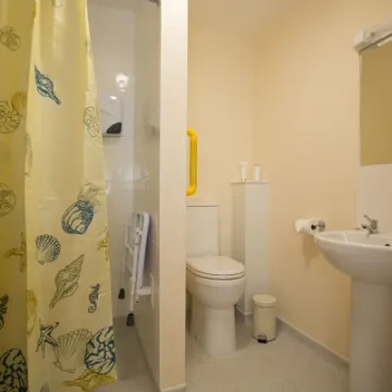 Abbeyfield En Suite 03