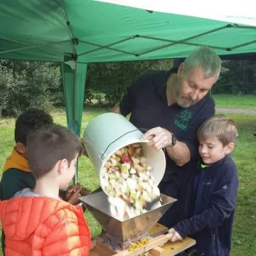 WTAP Oct 2019 Mincing the Cut Apples 20191005_132727-1_resized[79642]