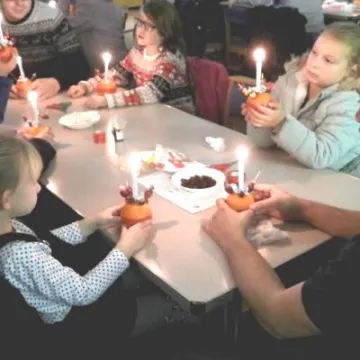 Snapshot000134 (002) Christingle (5) 2019