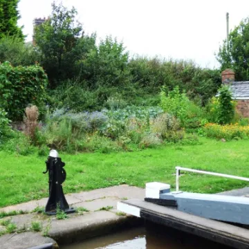 Lock 15 gardens
