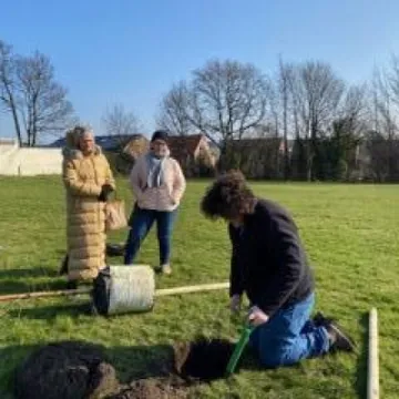 418245F9-CD5A-4F5C-94FD-D6F5A399FEC7