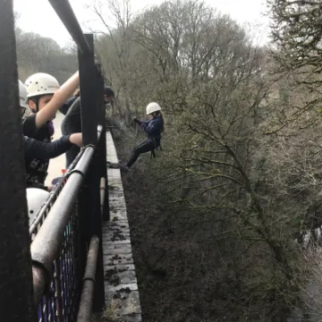 984F03A4-6F94-4584-821E-03BC7FCAEDB5