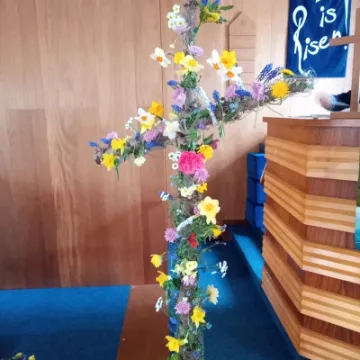 Balsall Common Decorated Easter Cross April 2022