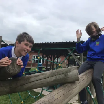 C99DFFBD-C01E-4E01-A544-596C5FE7C385