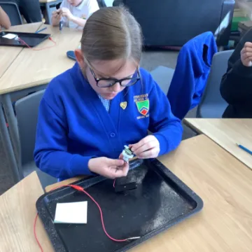 BA08BD85-A61A-47F8-8F90-ABCE9CF3E5B3