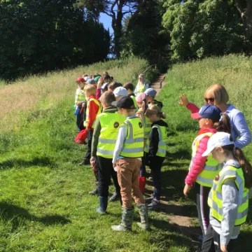 89F6B009-A1F7-49EF-9D46-06BDB10C291A