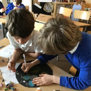 16128E2D-C342-4C82-BCAC-7B14A9FF0200