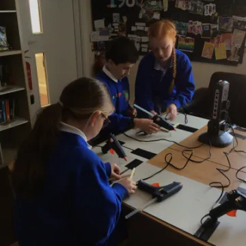 5DAD2699-8425-434B-91EA-5A744454E478