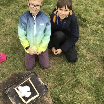 12B68381-CC53-4D34-B206-13E5F026C573