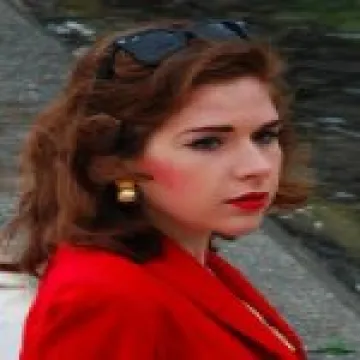 Liz Tregenza Advantage in Vintage