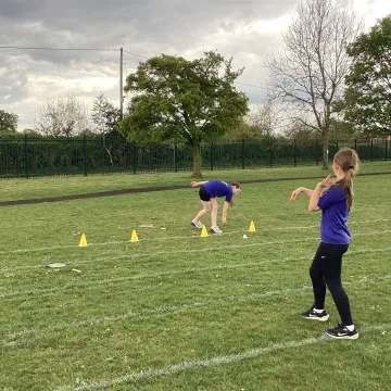 PE badminton