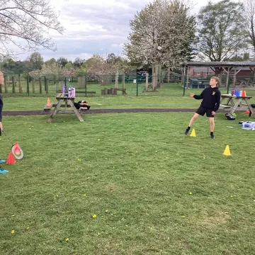 PE badminton