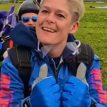 Anna Skydive 7