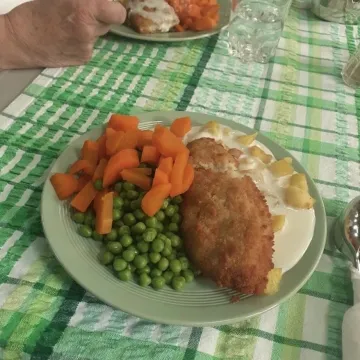 Luncheon Club – Fish and CHips