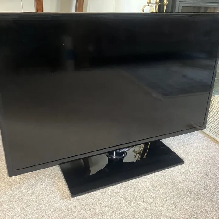 Samsung 32 inch screen HD TV – Items for sale