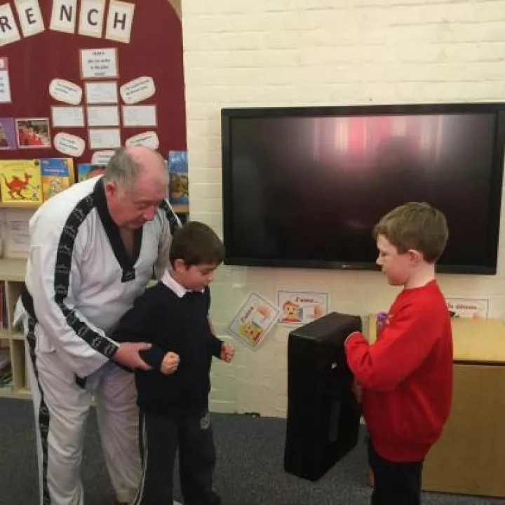 13B08124-5FE4-495E-8E7F-5CA40C5BD1EF