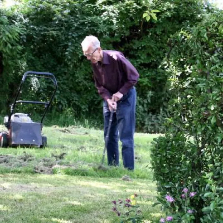 IMG_2847_Ray working on the garden