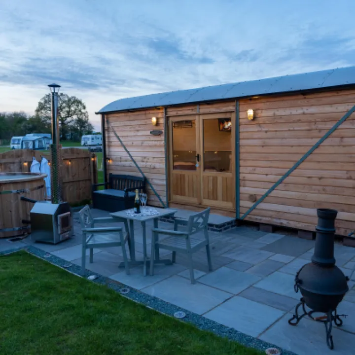 Overwater Luxury Glamping Hodnet Exterior 13