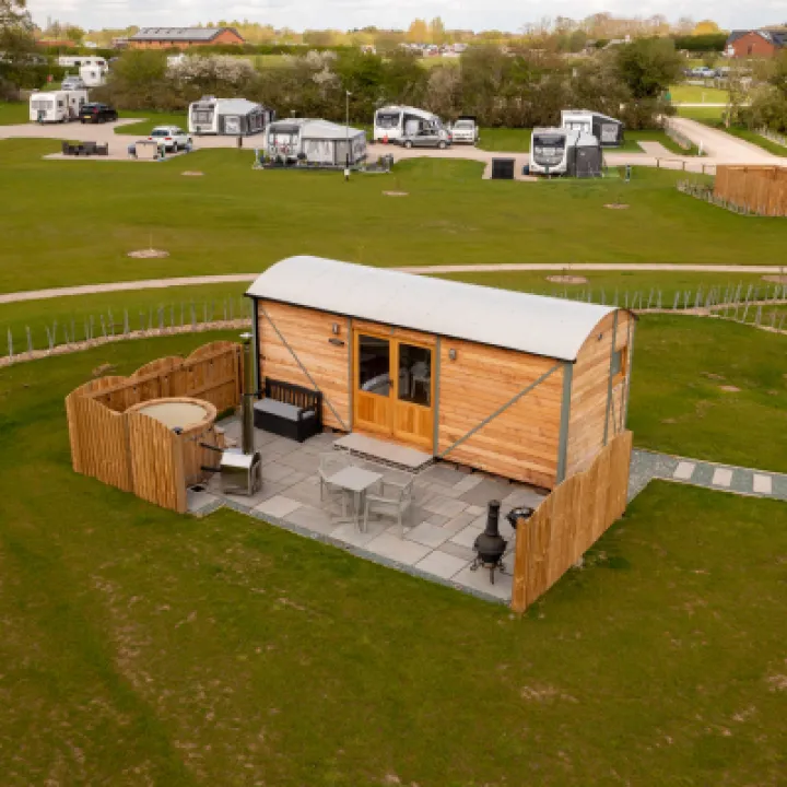 Overwater Luxury Glamping Hodnet Exterior 2