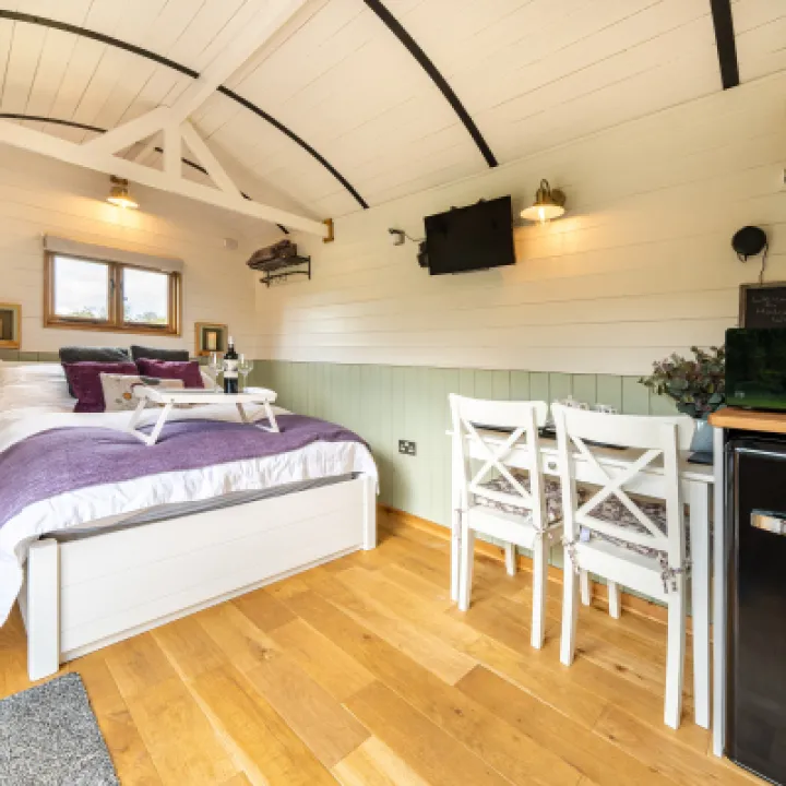 Overwater Luxury Glamping Hodnet Interior 54