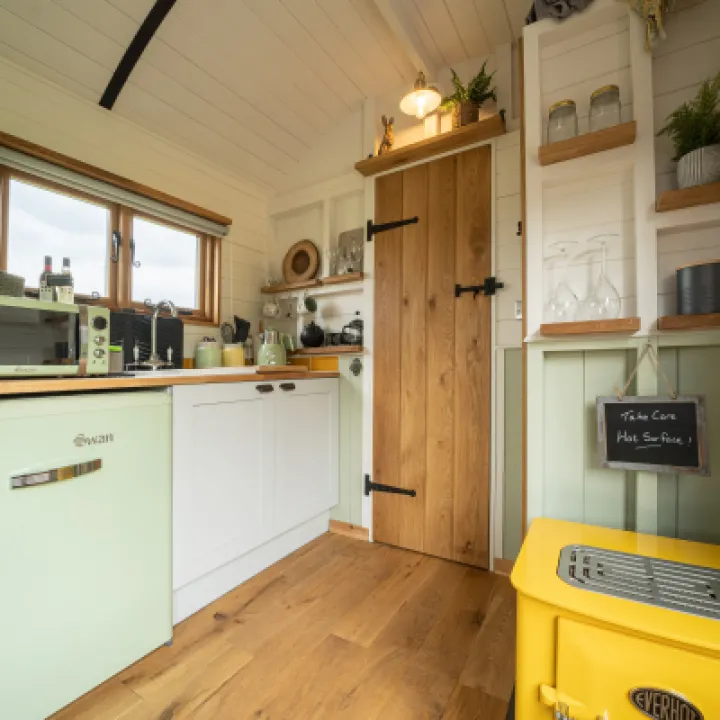 Overwater Luxury Glamping Wellington Interior 7