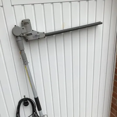 Items for sale
– Heavy duty hedge trimmer £40