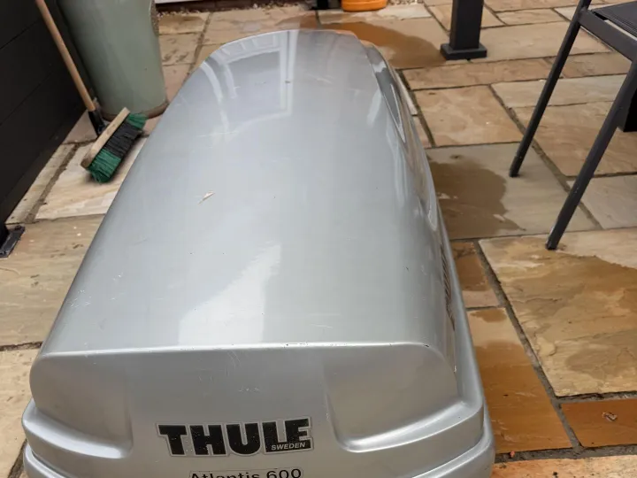 Items for sale
– Thule roofbox and bars £250