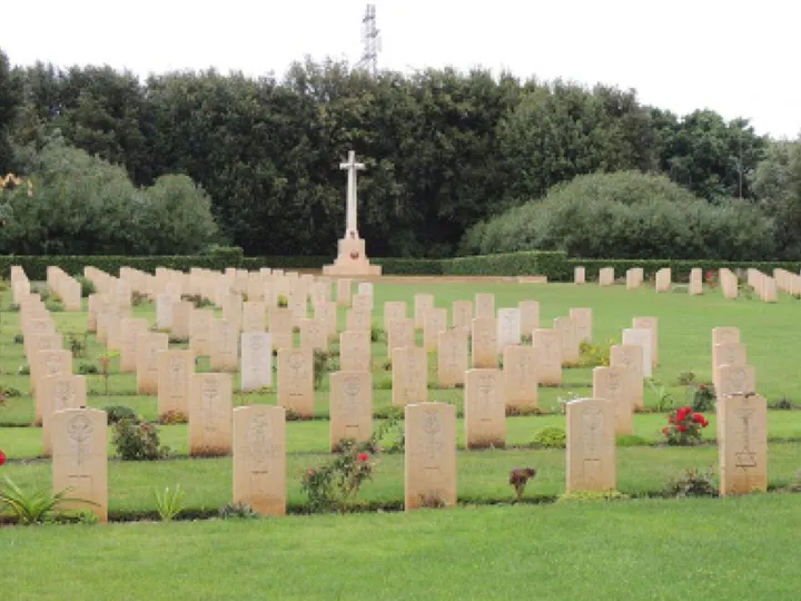 SYRACUSE WAR CEMETERY, SICILY