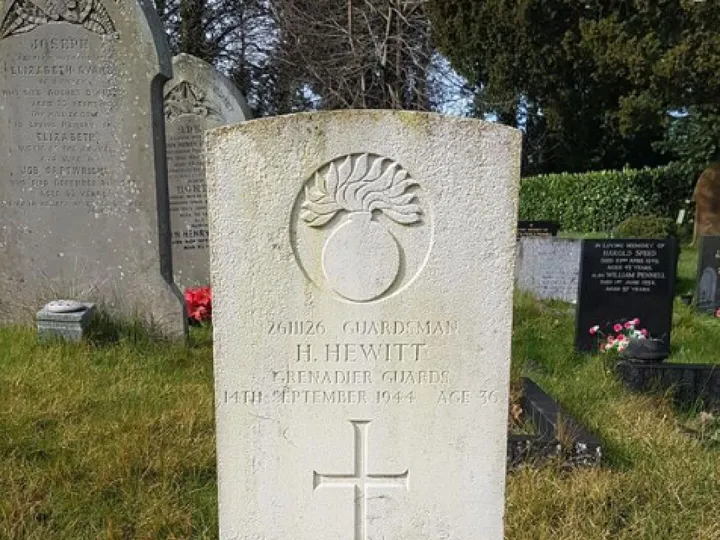 Harry Hewitt's Grave