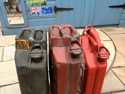 Items for sale
– Fuel containers £5 each