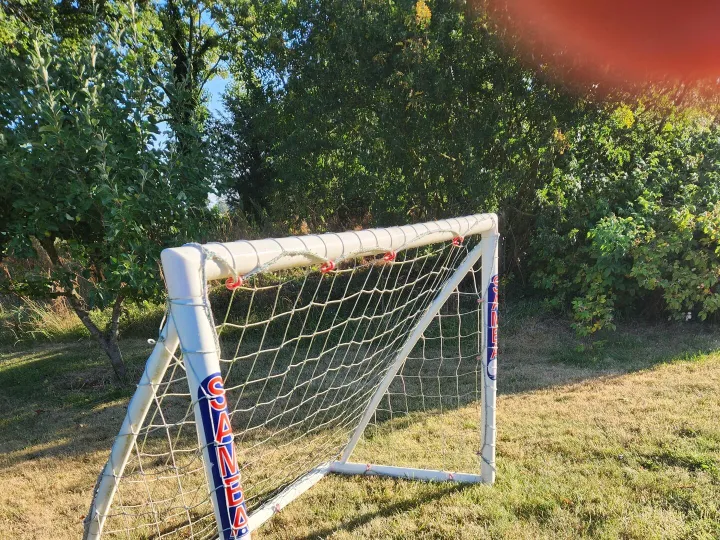 Items for sale
– Samba football goal 6'x4' 40