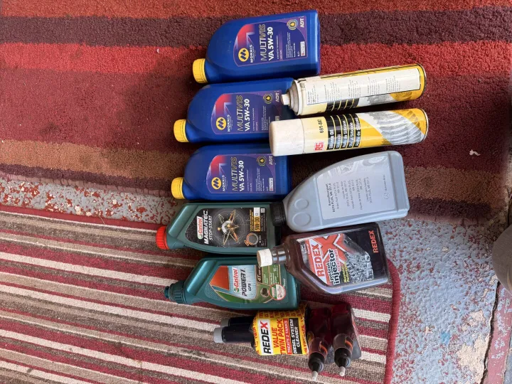 Items for sale
– Several bottles of oil/redex/injector treatment and silicone oil £10