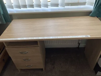Items for sale &ndash; Desk &pound;10