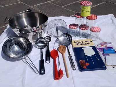 Items for sale
– Complete Jam Making Kit including frozen Damsons! £50