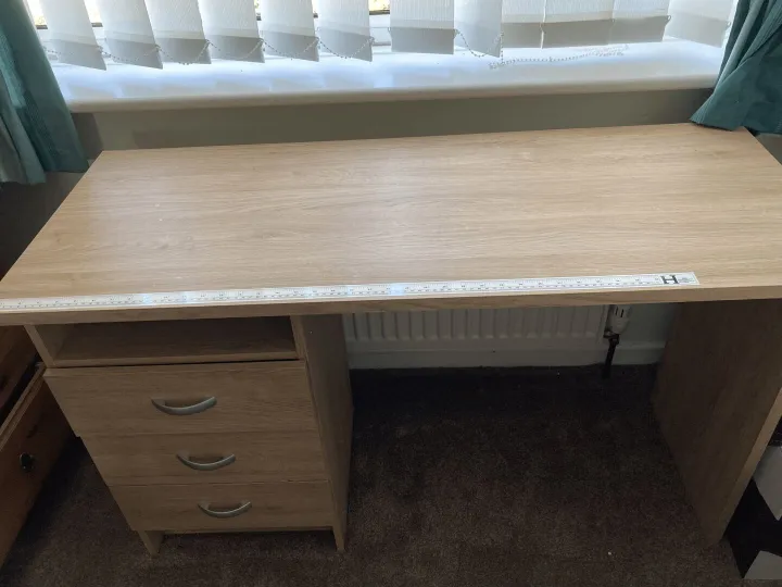 Items for sale
– Desk £5.00