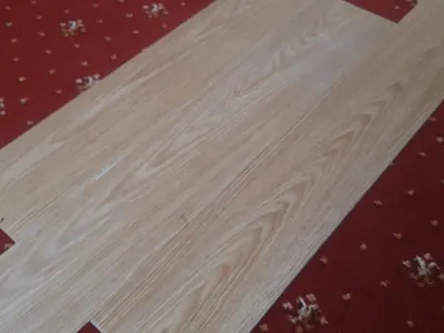 Items for sale
– Wood effect vinyl flooring £15