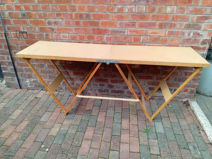 Items for sale
– Sturdy 6ft 6" Long Folding Trestle/Pasting Table in very good condition. £15