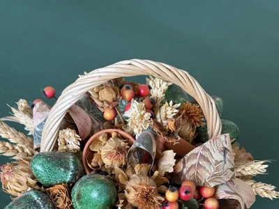 Items for sale &ndash; Dried Flowers /basket &pound;5