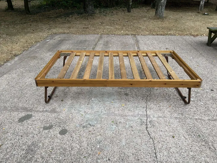Items free to a good home! – Pine folding trundle bed Free n/r