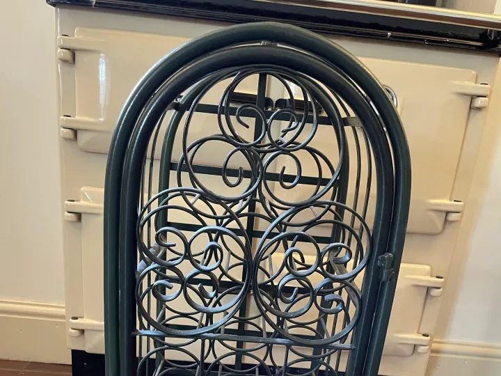 Items for sale
– Wine rack £35